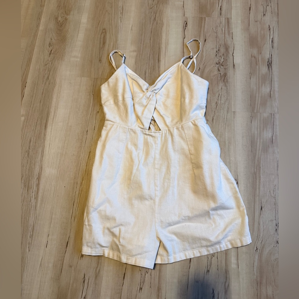 Old Navy Cream Tie Front Romper | Cutout Waist | Sleeveless Summer Outfit | S